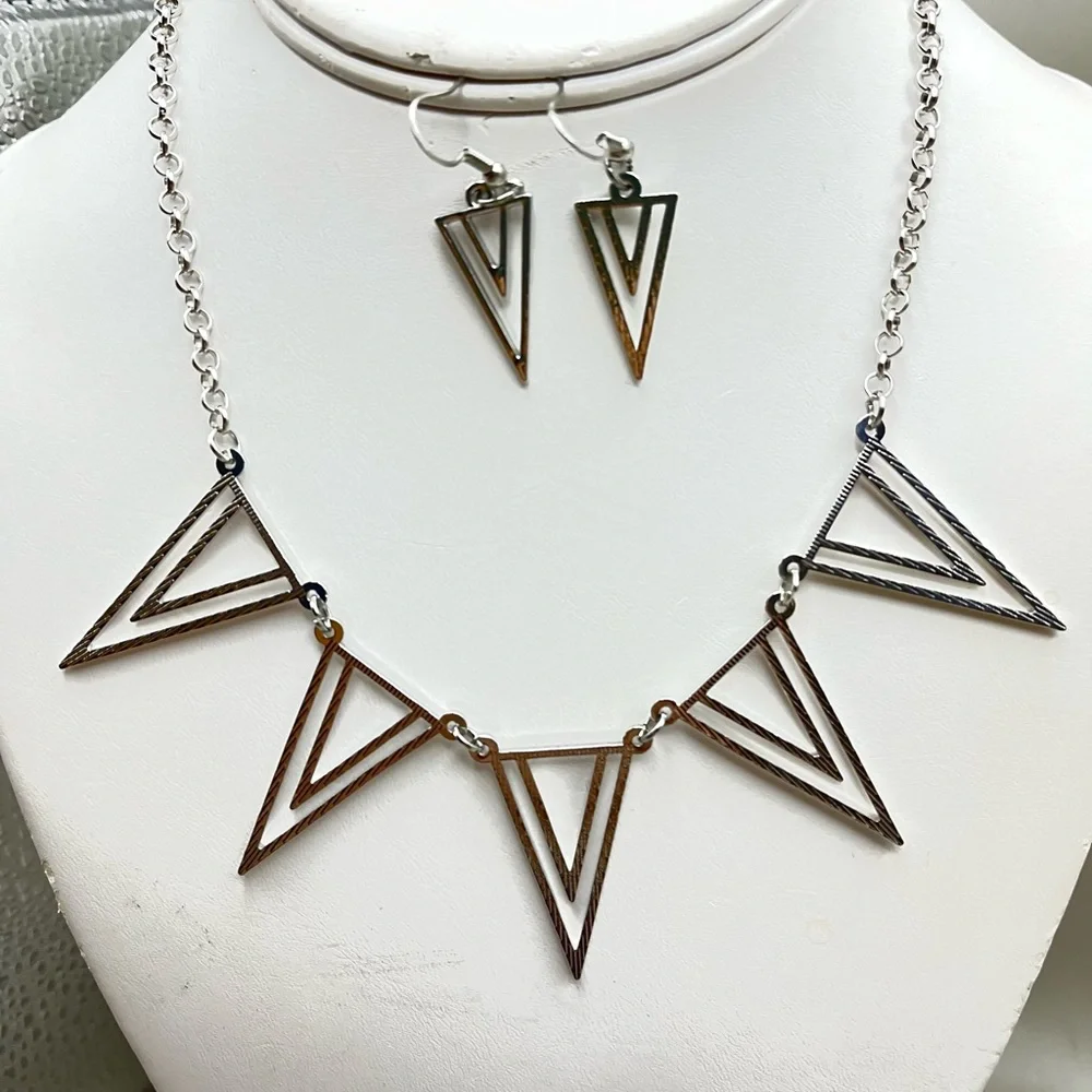 Geometric Silver Necklace and Earring Set - Picture 2 of 4
